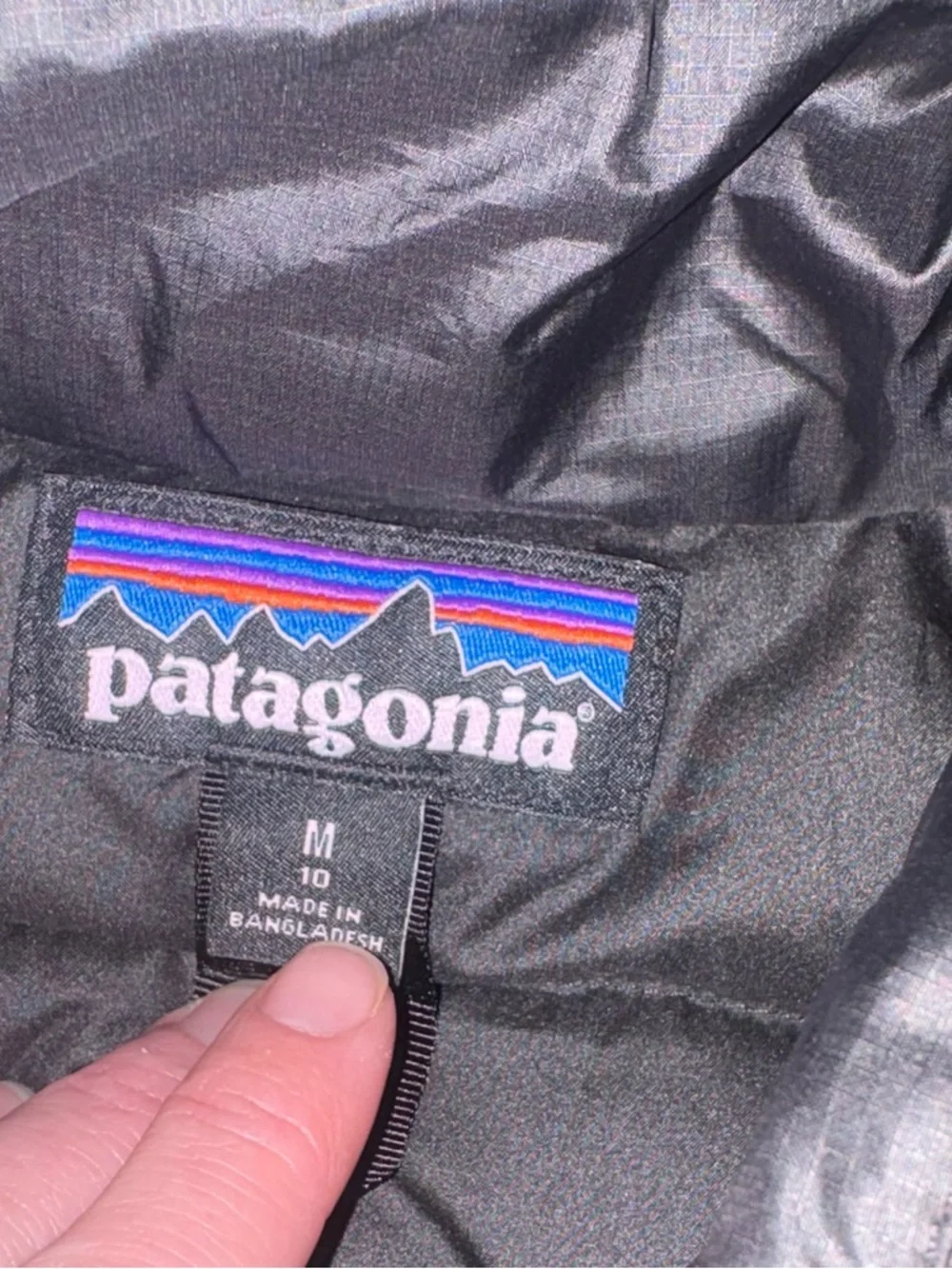 Youth Patagonia Black Down Sleeveless Puffer Vest - Picture 5 of 8